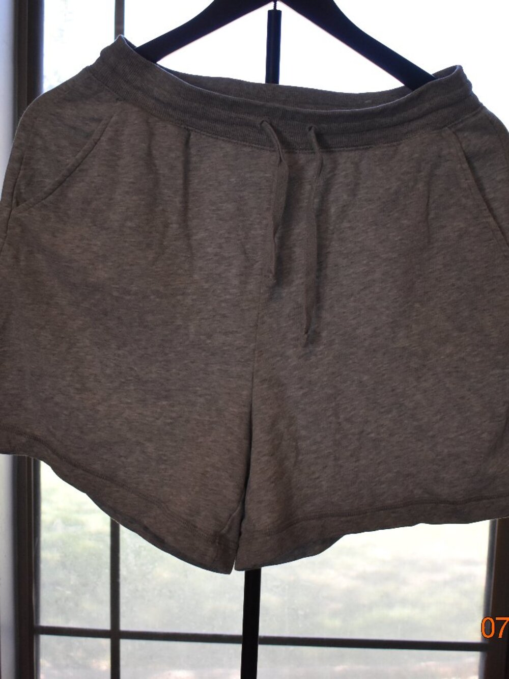 Old Navy Gray Athletic Shorts size medium